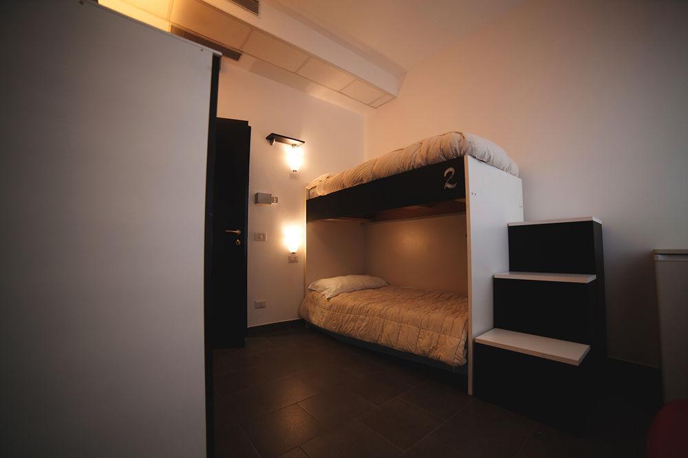 New Generation Hostel Milan Center Экстерьер фото